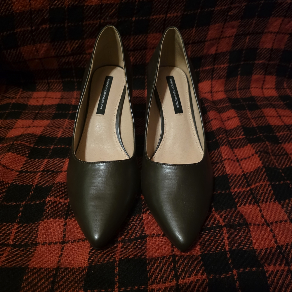 Faux-Leather Pointed Toe Pumps in Dark Olive